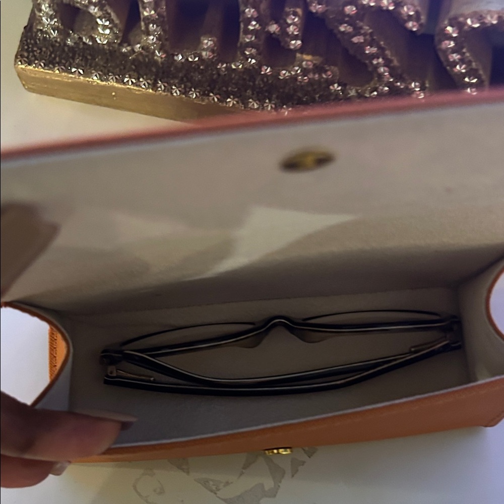 Tory Burch Orange Leather Sunglasses Case with Tortoiseshell Frames - Picture 9 of 10